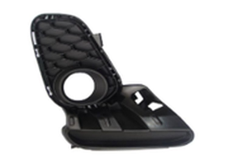 RT FRONT BUMPER INSERT SE