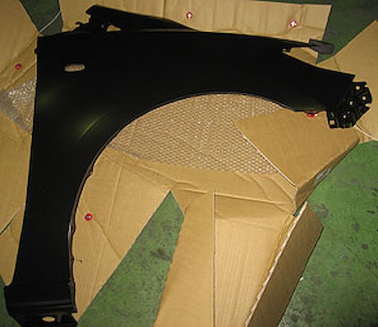RH FENDER W/ ROCKER MLDGS MAZDA5 06-10