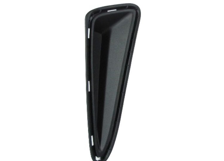 RH FRONT BUMPER INSERT IN