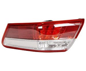 RH COMB TAILLAMP ON BODY CAMRY HYBRID 07-09