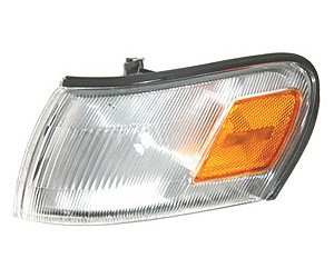 LH CLEARANCE LAMP LENS USA/CANADA BUILT COROLLA SDN/WGN 93-97