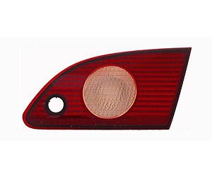 RH BACK-UP LAMP ON LUGGAGE LID COROLLA 01-02