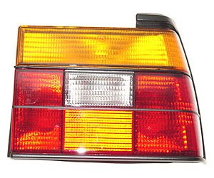 RH T.L. LENS HSNG COMBINATION TYPE JETTA 85-92