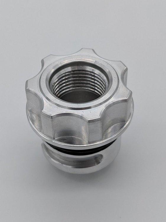 Vented Oil Breather Cap Ford/GM 1/4 Turn to -10 AN ORB Female