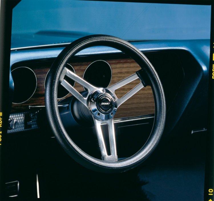 Classic 3-Spoke Steering Wheel Black Foam Grip/Chrome Spokes