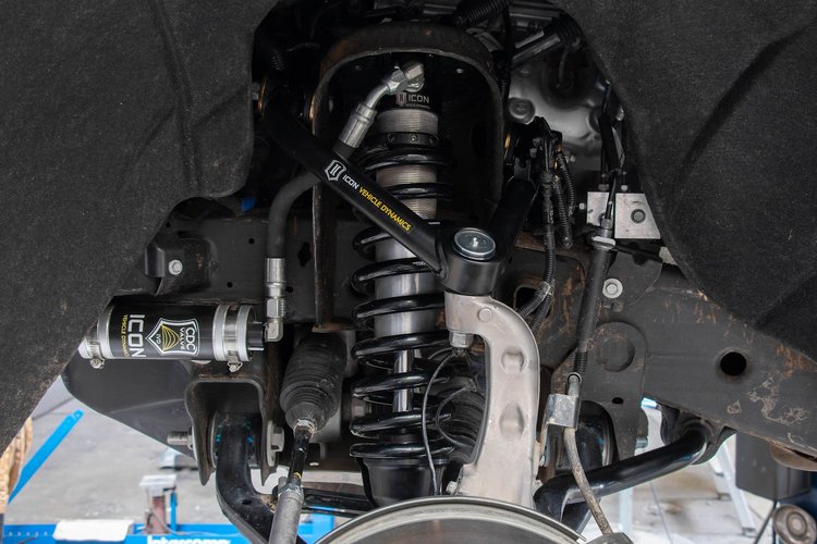 2019-UP GM 1500 EXTENDED TRAVEL 2.5 VS REMOTE RESERVOIR COILOVER KIT