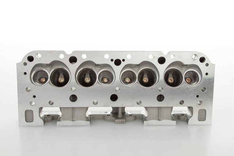 101-500 Aluminum Cylinder Head w/180 cc Intake Ports for Small Block Chevy Engines, Angled Plugs [Bare]