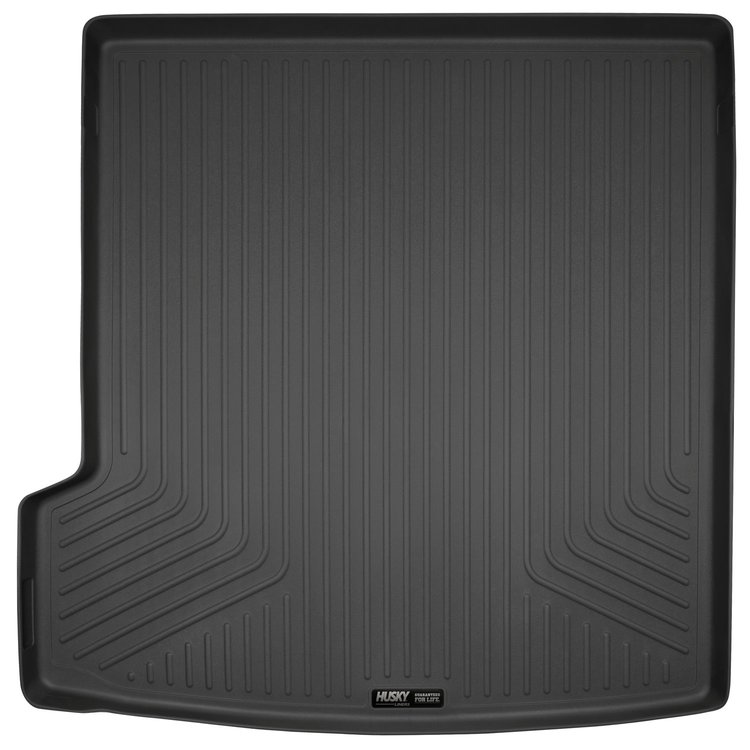 CARGO LINER BEHIND 2ND SE