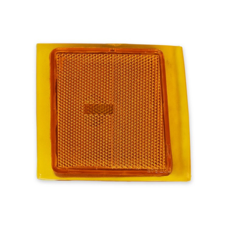 07-129 GMT400 Lower Side Marker Light, Left/Driver, Chevy, 1994-1998 GMT400 Series (OBS) Chevy Pickup