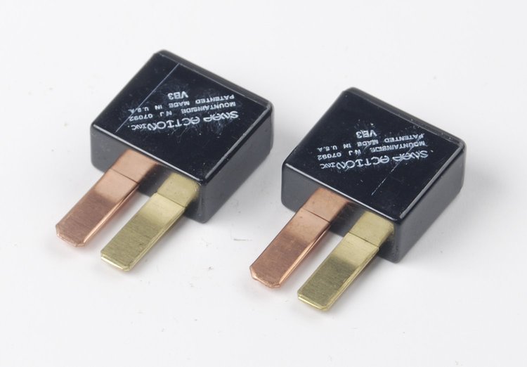 Manual Reset Fuses/Breakers 15 Amp