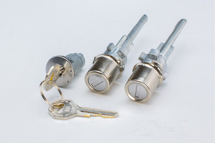 Ignition & Door Lock Set Fits Select 1960-1966 GM Models [Original Octagon Keys]
