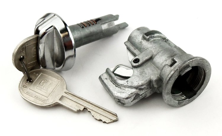 Glovebox Lock Set Fits Select 1969-1982 GM Models [Oval Style GM Keys]