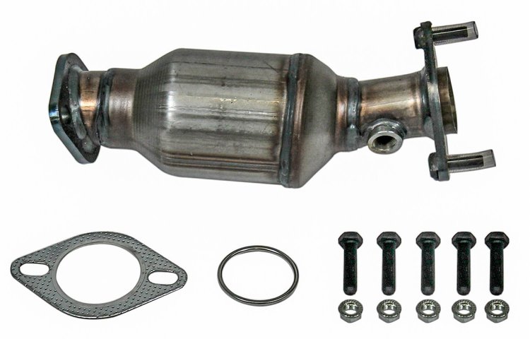 Catalytic Converter Fits Select 2005-2017 Nissan Models, 2009-2012 Suzuki Equator w/4.0L V6 Eng. [Front Right]