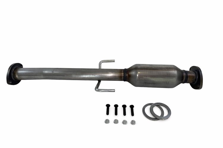 Catalytic Converter Fits Select 2000-2004 Toyota Tacoma Crew Cab Pickup, 4WD/RWD w/3.4L V6 [Rear]