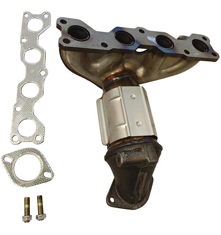 Catalytic Converter Fits Select 2013-2016 Hyundai Santa Fe Sport, 2014-2015 Kia Sorento AWD/FWD 2.4L I4 [Front]