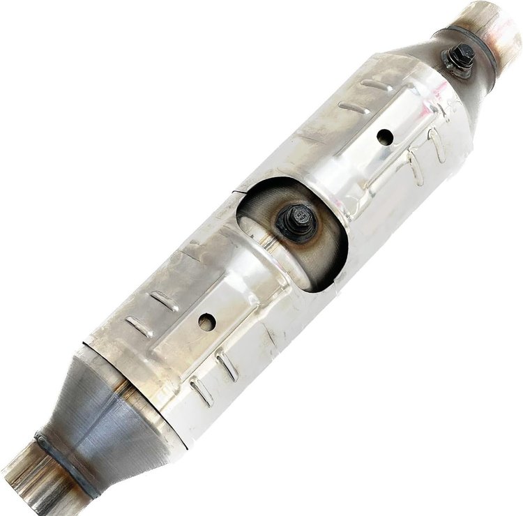Catalytic Converter Fits Select 1997-2004 Ford E250, E350, 2000-2005 Ford Excursion, 2000-2007 Ford F250, F350 Super Duty [Rear]