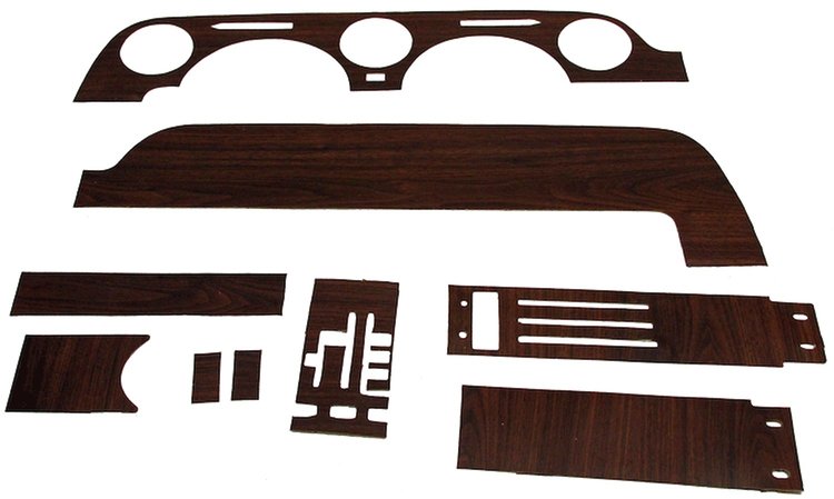 68 MUSTANG DASH WOODGRAIN WITHOUT AIR INCLUDES INSERT
