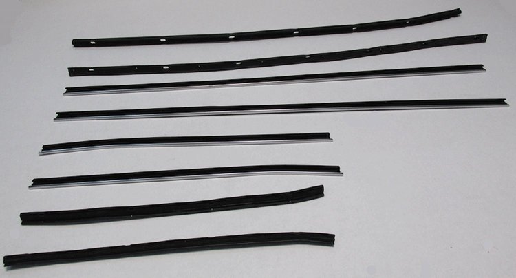 1970-71 TORINO FASTBACK FELTKIT W/ SPECIAL MOULDING