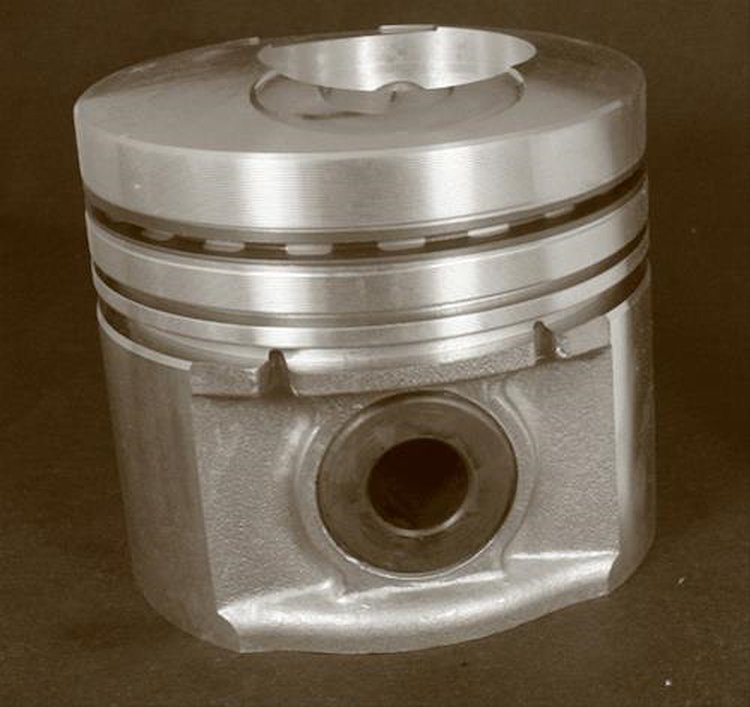 Silvolite Dualoy Piston 9.0L IHC/Navistar V8