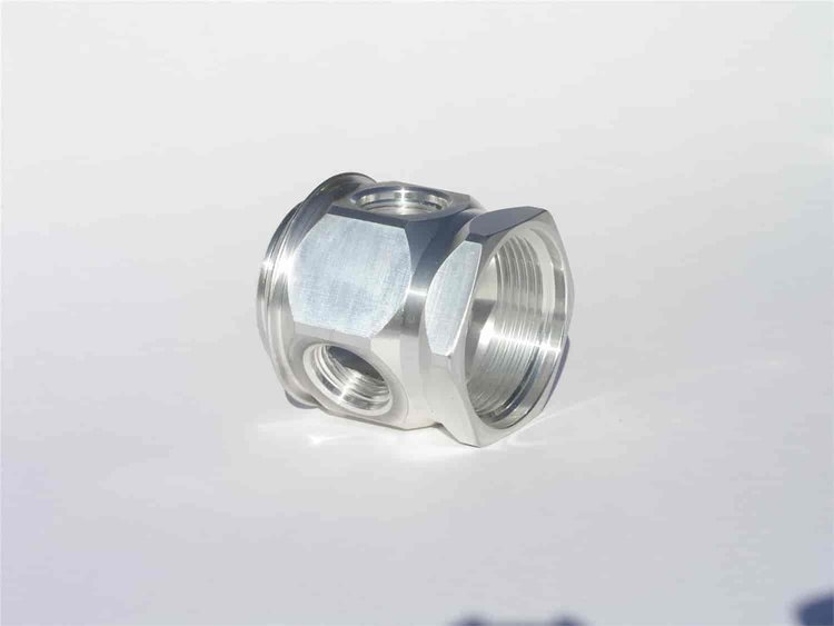 -20AN O-RING BOSS PORTED EXTENTION -8AN PORTS BLACK