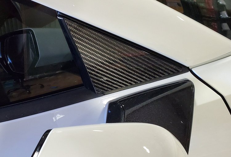 75938 Carbon Fiber Wrapped A-Pillar Overlays, 2020-2023 Chevy Corvette