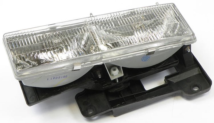 T70084 1988-2002 Chevrolet, GMC GMT400 Truck, SUV; Headlamp Assembly; With Bulb; LH, Driver Side