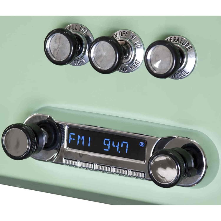 Huntington Radio AM/FM Radio Universal Hot Rod or Direct-fit for 1966-77 Ford Bronco/1961-66 F-Series Truck