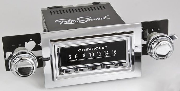LAC-M1-121-117-03P-73P Motor 1B Radio w/Chrome Face, Installation Bezels, Knobs Kit