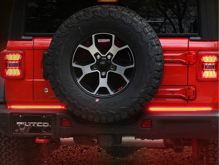 BLADE LED Tailgate Bar