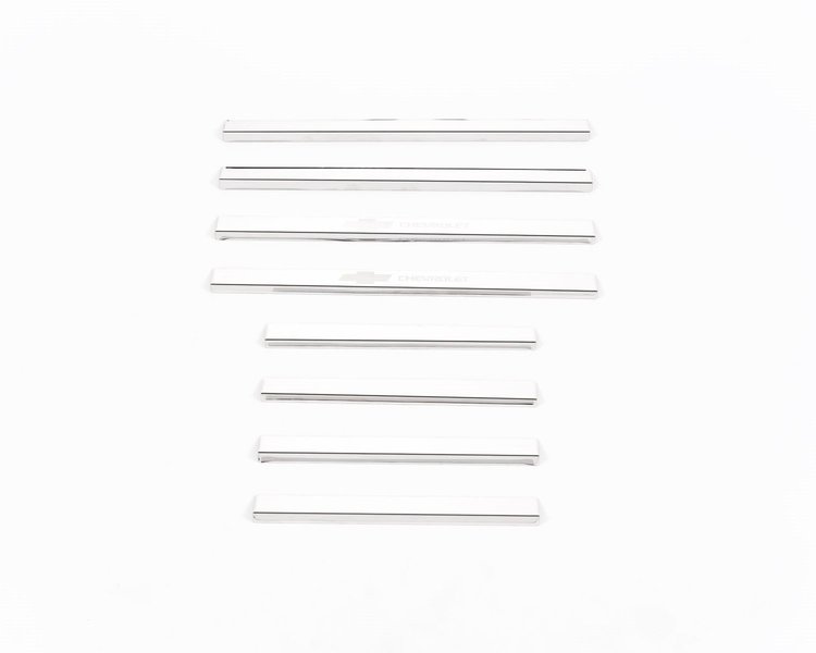 GM Licensed Products Door Sills Chevrolet Silverado LD-Crew Cab with Chevrolet Etching 8 Pcs