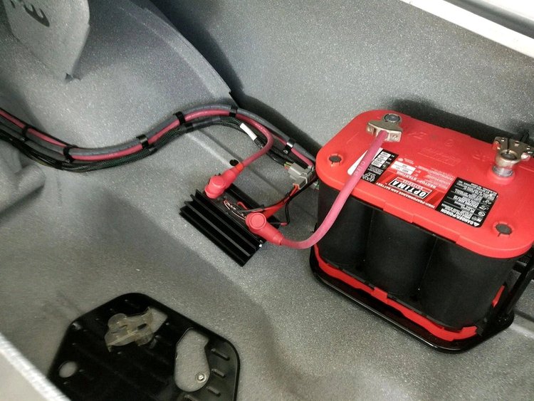 SSR200-HD1 Solid-State Battery Disconnect [200A, 1 HD E-Stop, Deutsch-Style Connector]