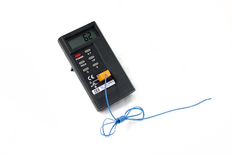 DIGITAL THERMOMETER