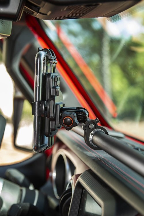 UNIVERSAL PHONE MOUNT