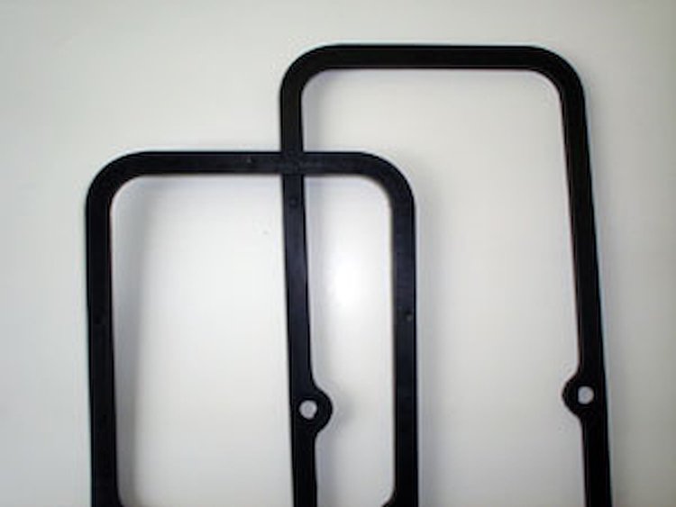 SBF VALVE COVER RUBBER GASKET W/STEEL
