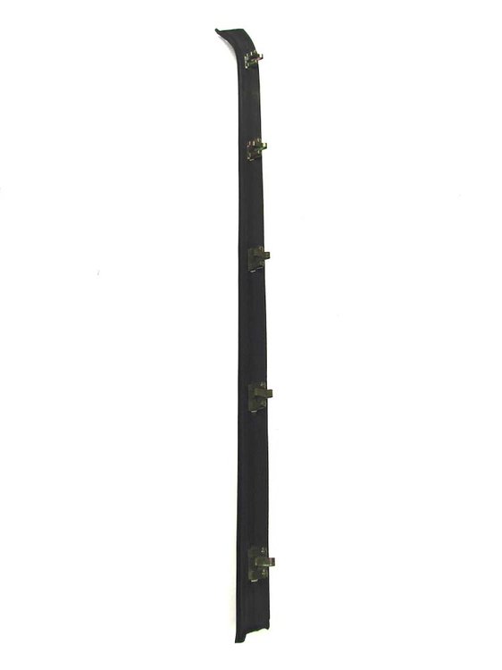 WFR 1100 81 Beltline Molding for 1987-1991 Chevy Blazer, 1981-1986 Chevy K5 Blazer, 81-86 Chevy C10, 81-86 Chevy C10 Suburban
