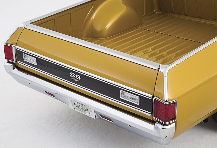 Molding Corner TWNl Lamp 1968-72 El Camino
