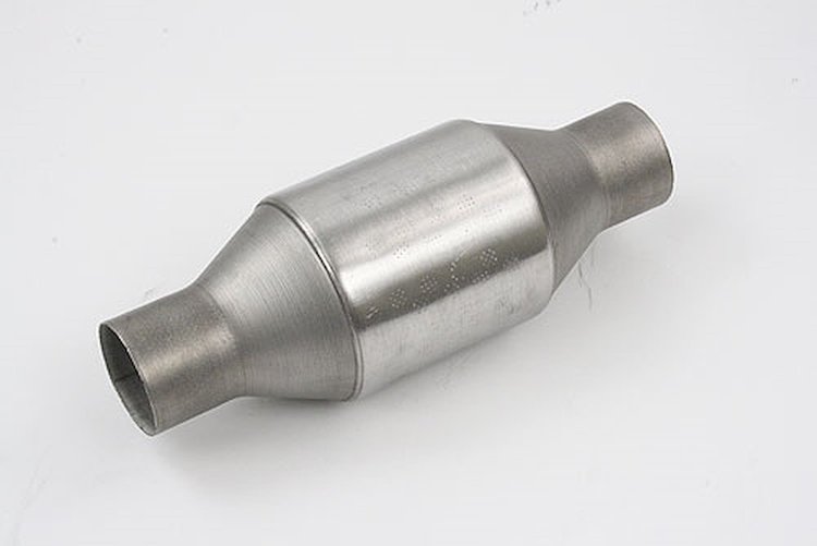 Universal, Oval, 2-1/4" In/Out, 5.9L max. OBDII exc. CA