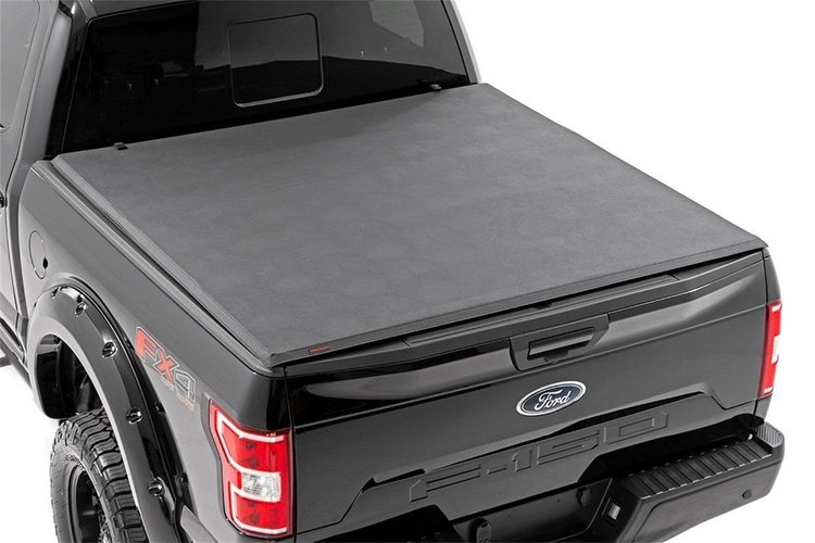 SOFT TRI-FOLD BED COVER