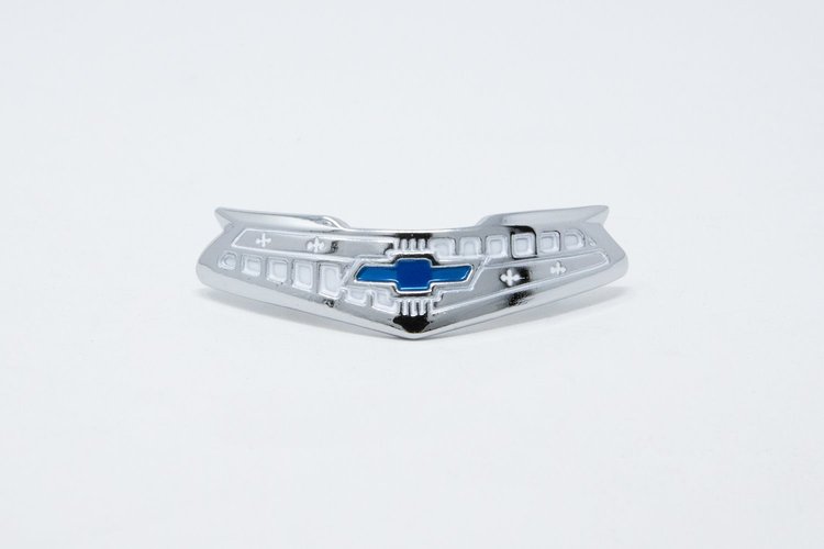 SB-41 Horn Cap Emblem, Six, 1955-1956 210, Chrome