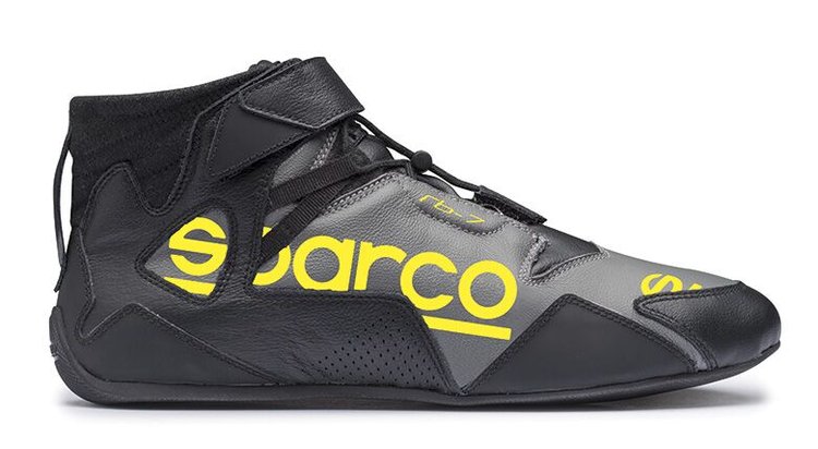 SHOE APEX RB7 42 BLK/YEL