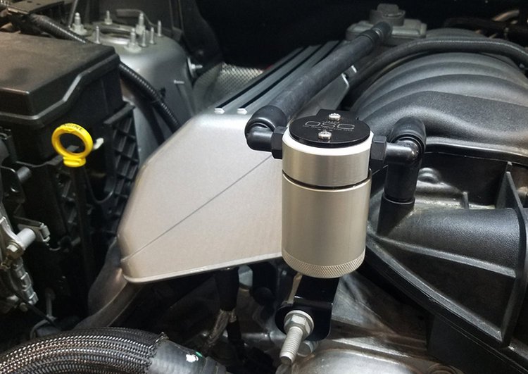 Oil Separator 3.0 Passenger Side, Clear Anodized [Fits Select 6.4L Dodge Charger, Challenger, 300C, Grand Cherokee & Durango]
