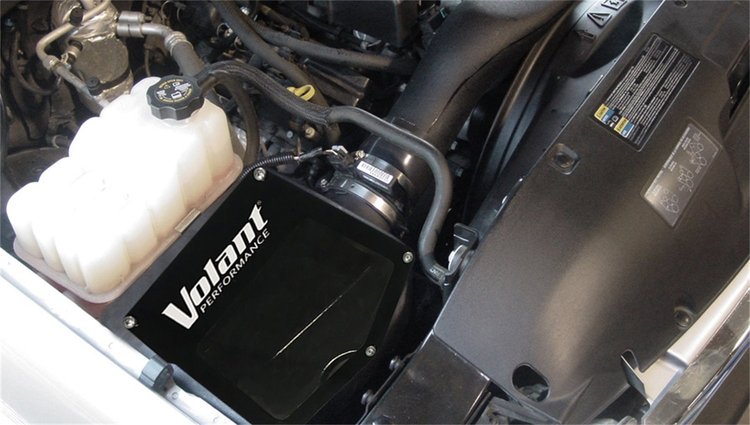 Closed Box Cold Air Intake Kit 2001-2006 GM Pickup & SUV 8.1L