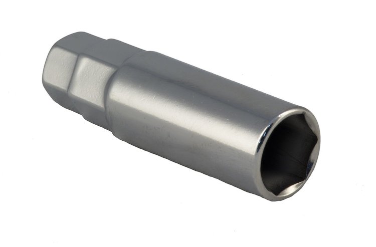 Lug Socket 17mm Hex Deep Well