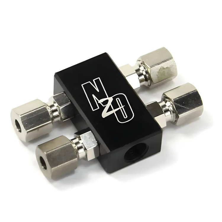 00-01761 Compact 2 In 4 Out Sensor Port Distribution Block w/Compression fittings, 1/8 in. NPT Inlets, 5/16-24 in. Outlets