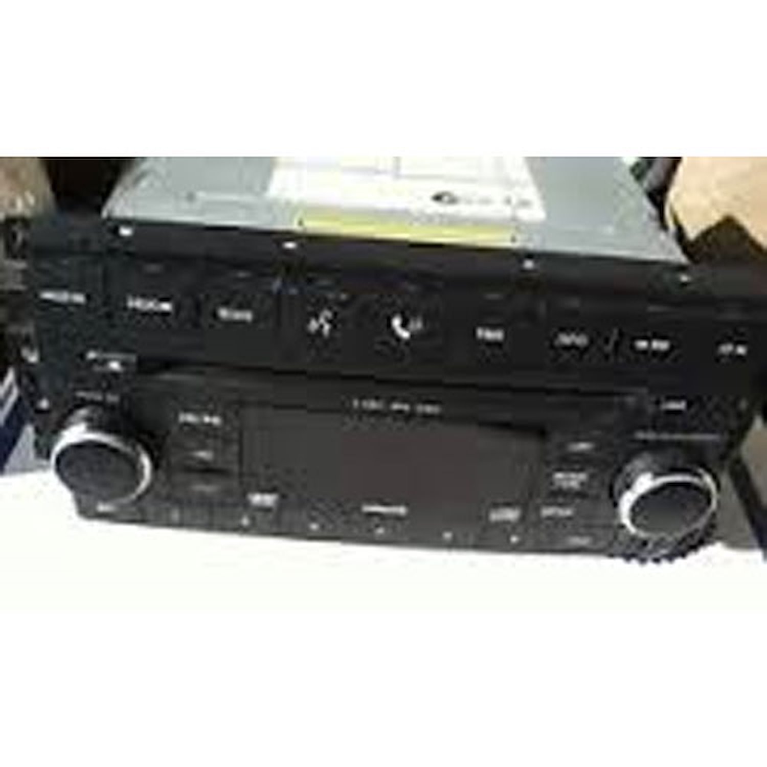 REQ AM/FM Stereo with 6-Disc CD/DVD Player & Satellite Radio Receiver Chrysler/Dodge/Jeep