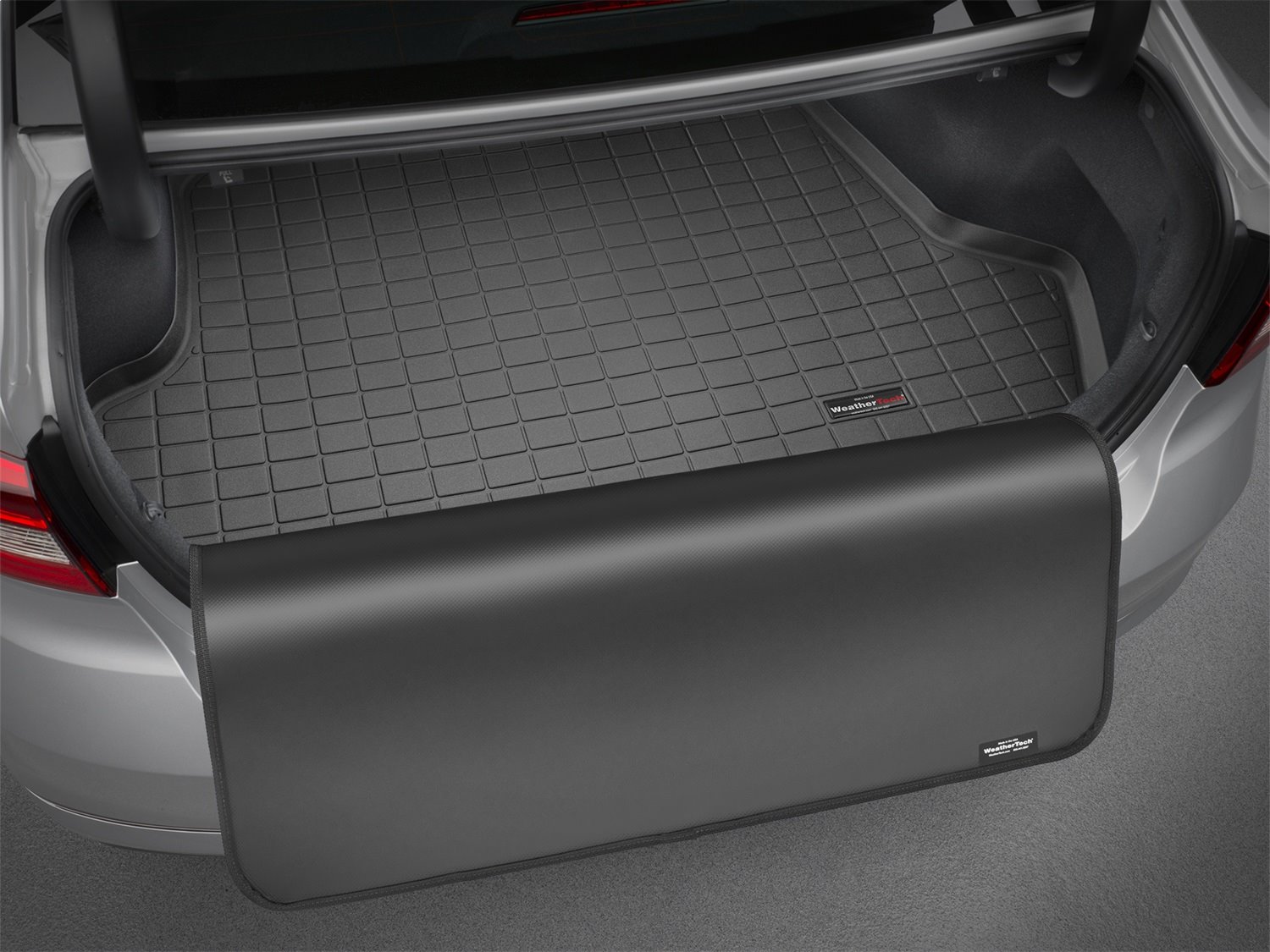 Cargo W/Bumper Protector Black Nissan Versa Note 2014+ Hatchback; Fits standard floor; does not fit